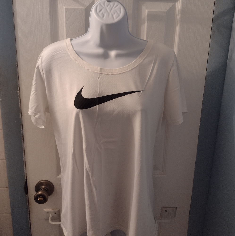 White Nike t-shirt
